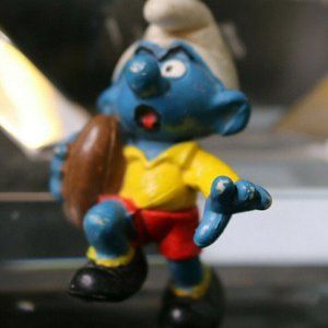 Smurfs 20065 Rugby Smurf Football W Berrie Vintage Figure Toy PVC Figurine 80s